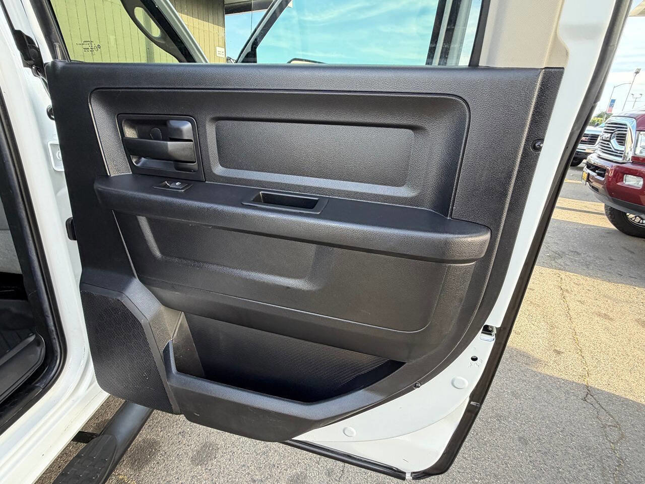 Used 2016 RAM 3500 Tradesman w/ Chrome Appearance Group image 46