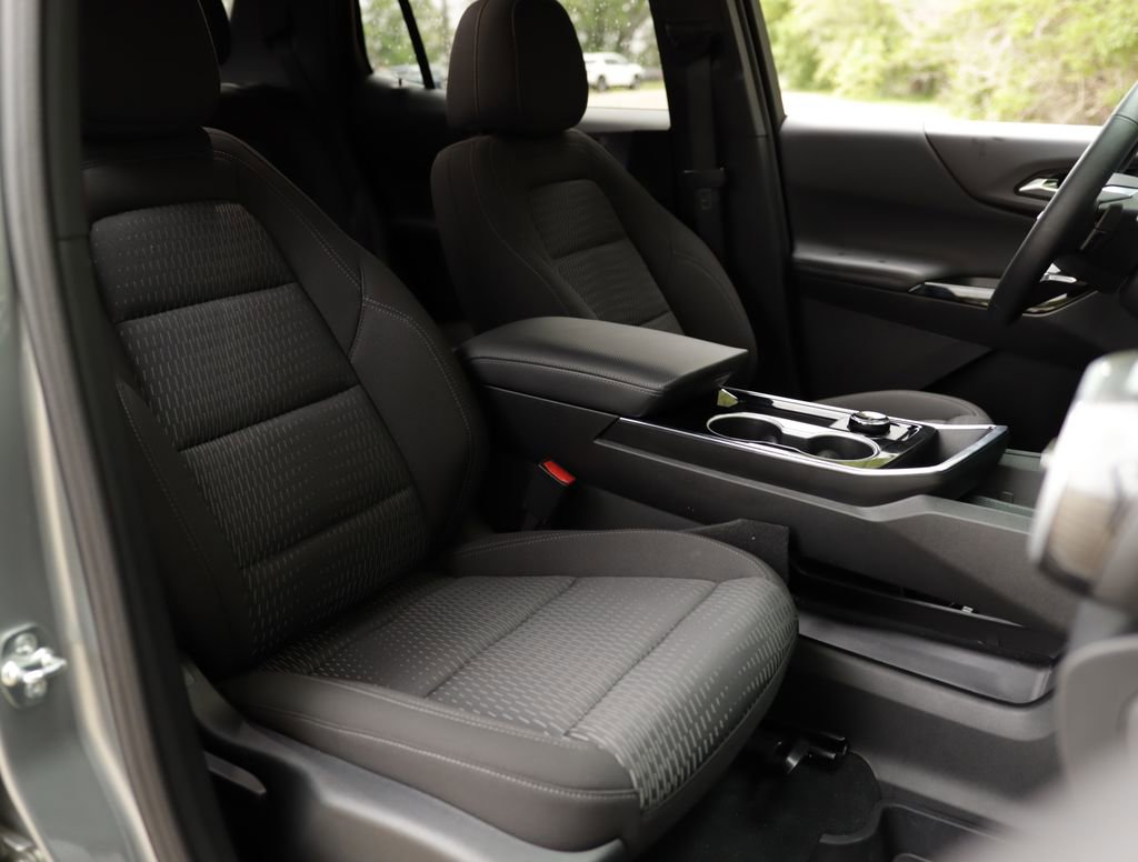 Used 2026 Chevrolet Equinox LT w/ LPO, Floor Liner Package FWD image 29