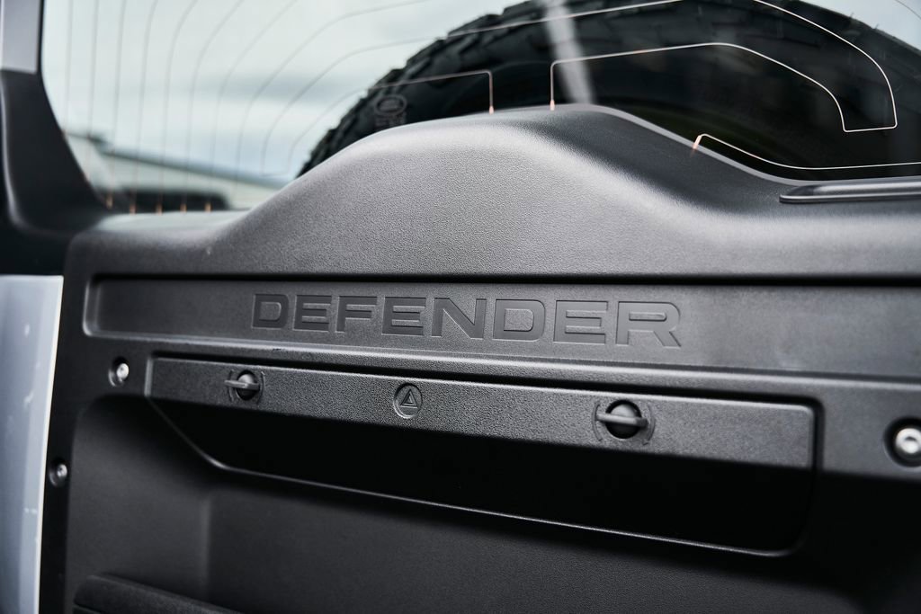 Used 2023 Land Rover Defender 110 X image 24