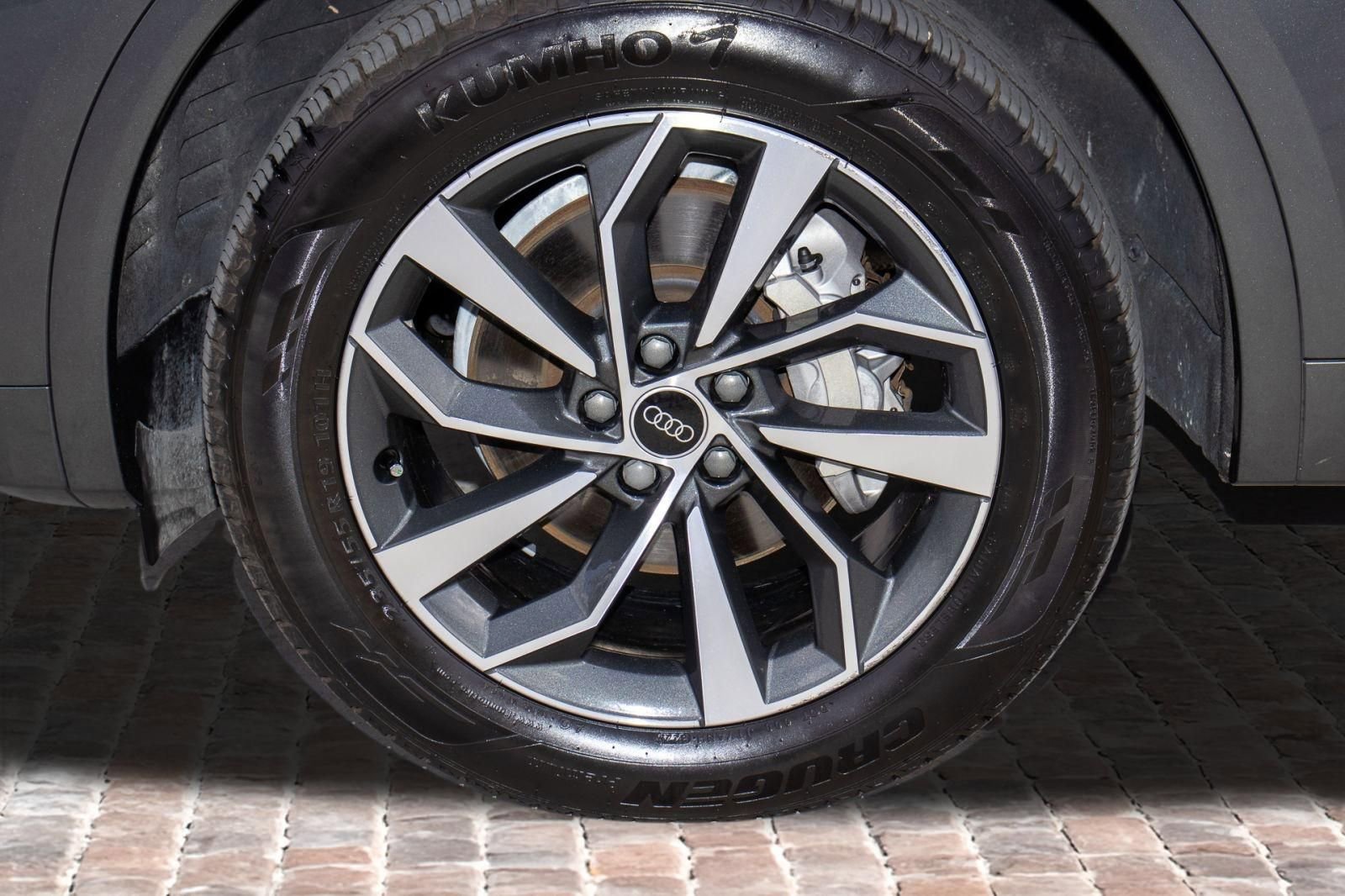 Used 2023 Audi Q5 2.0T Premium w/ Convenience Package image 38