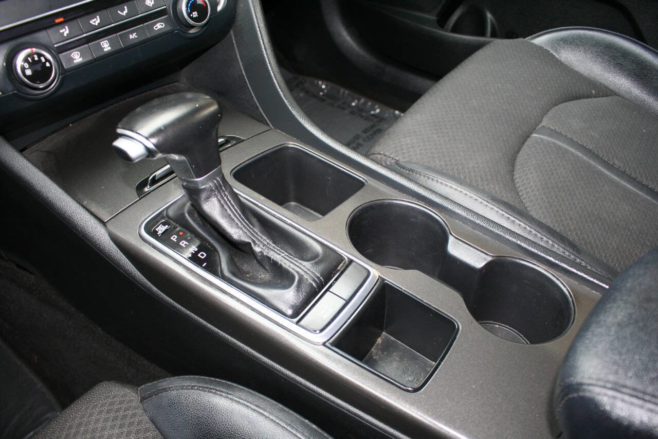 Used 2018 Kia Optima S image 16