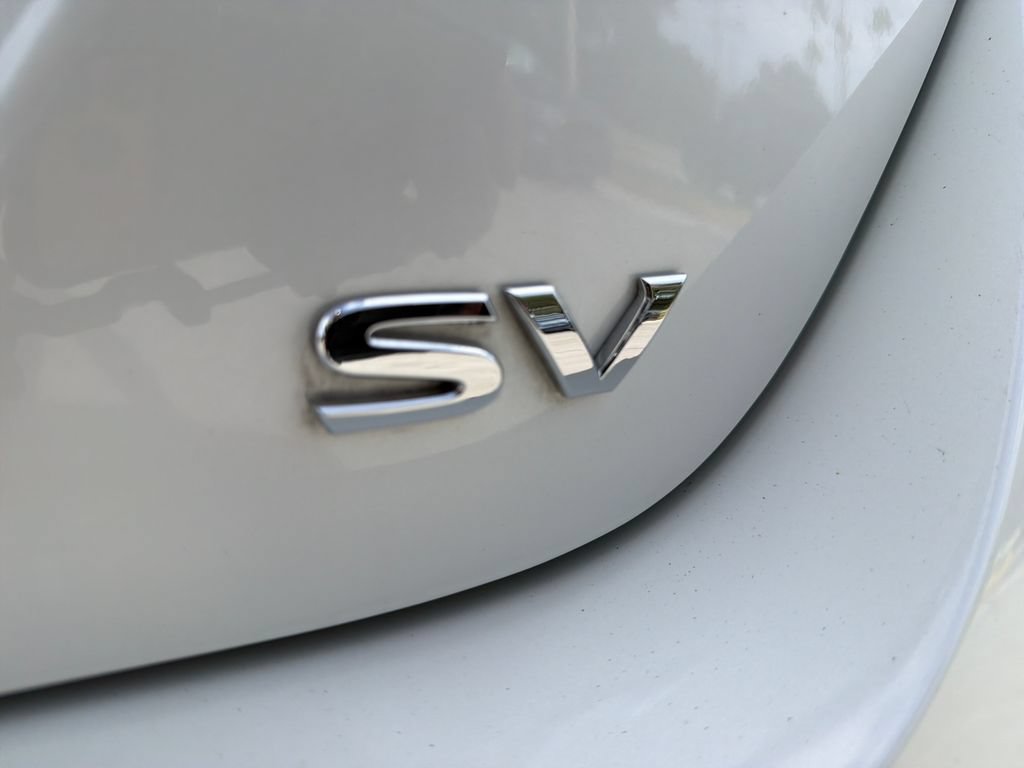 Used 2022 Nissan Leaf SV FWD image 11