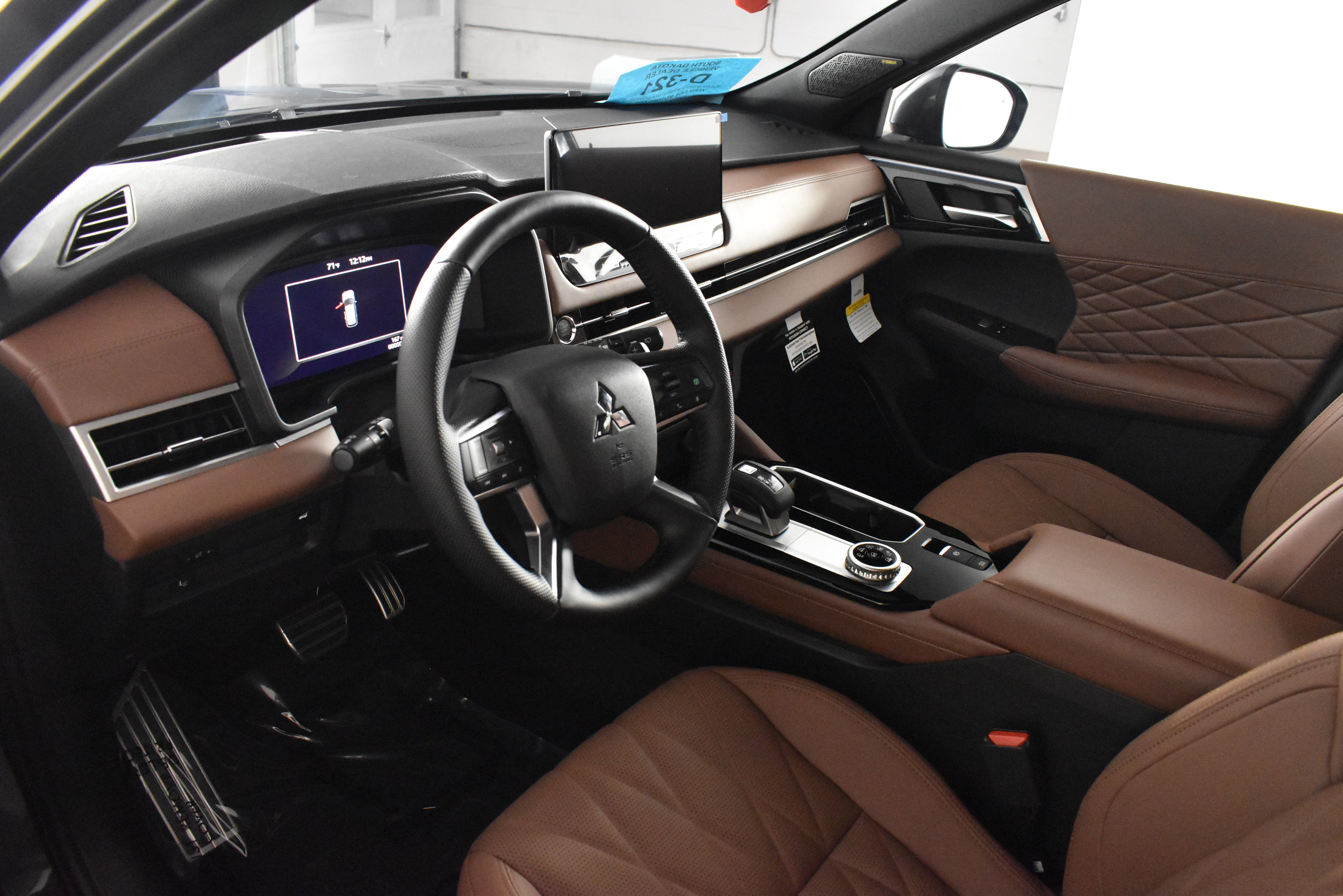 New 2025 Mitsubishi Outlander SEL image 2