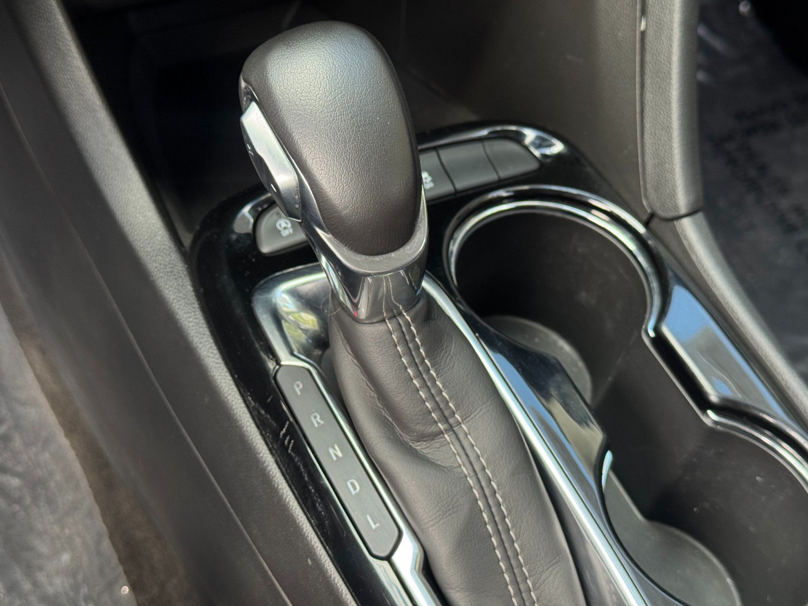 Used 2022 Buick Encore GX Select w/ Sport Touring Package FWD image 29