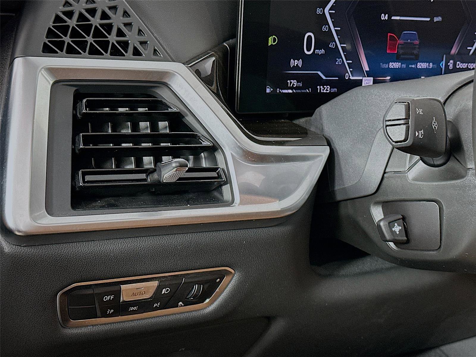 Used 2023 BMW X7 xDrive40i w/ M Sport Package image 10