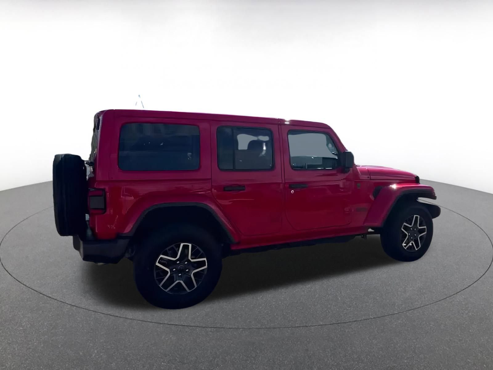 Used 2025 Jeep Wrangler Sahara image 14