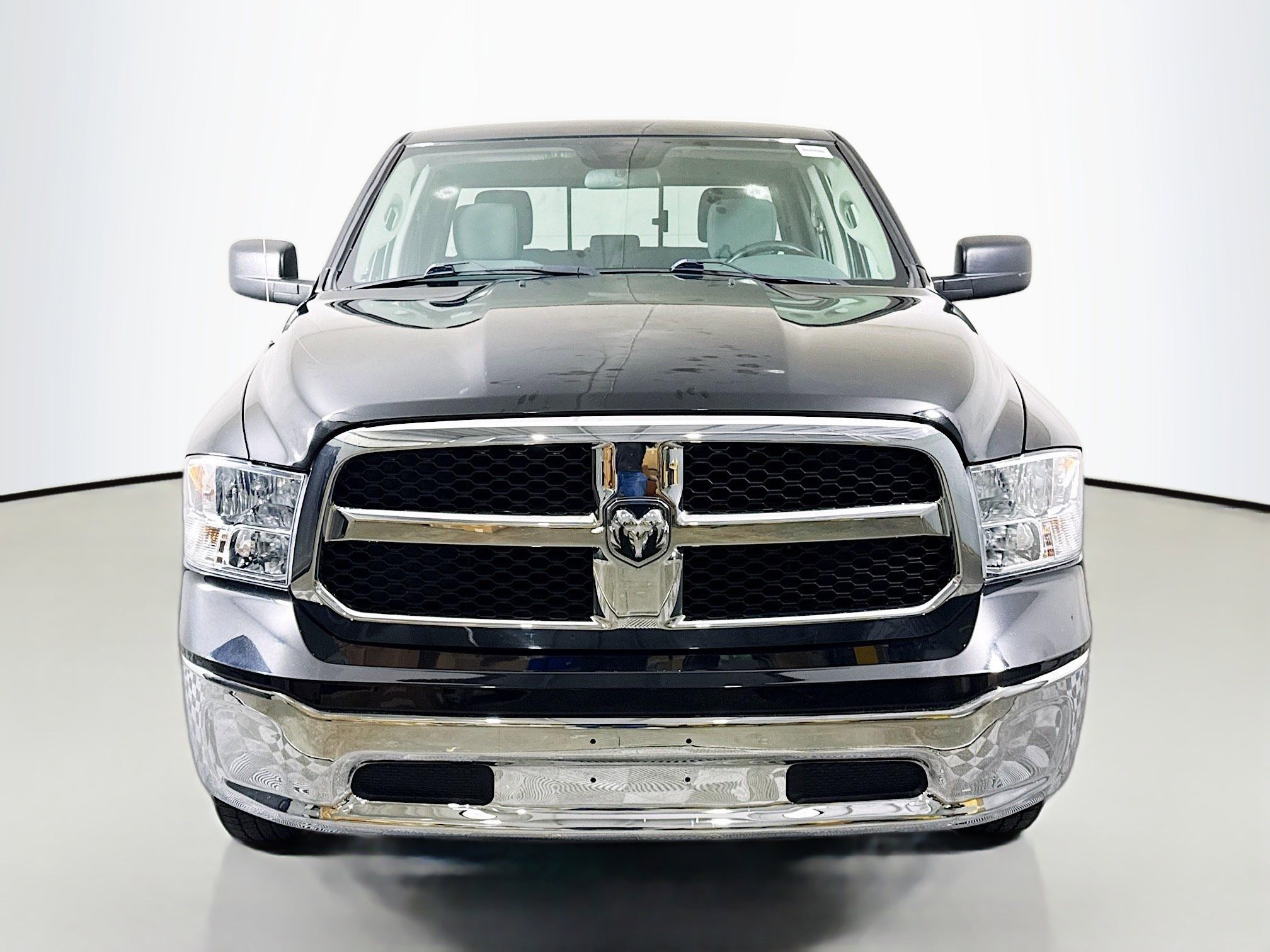 Used 2020 RAM 1500 Classic SLT AWD/4WD image 2