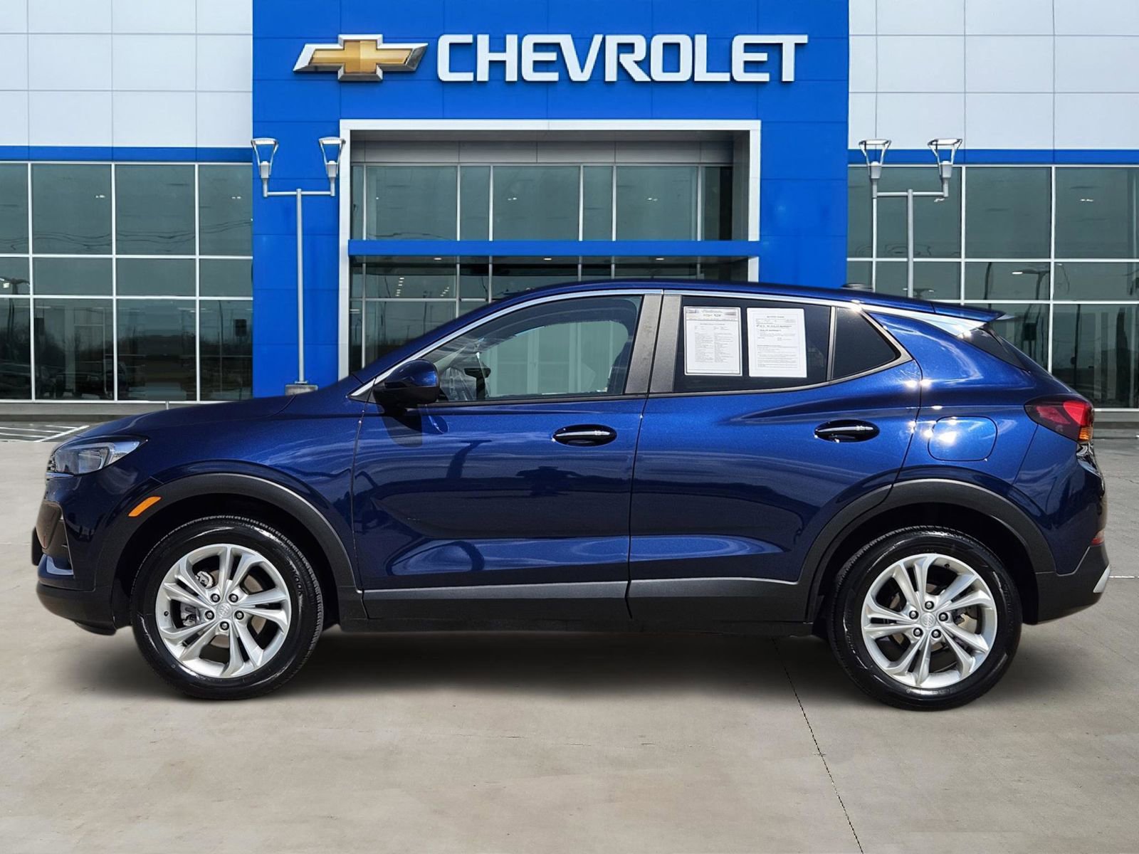 Used 2023 Buick Encore GX Preferred w/ Cold Weather Comfort Package AWD/4WD image 3