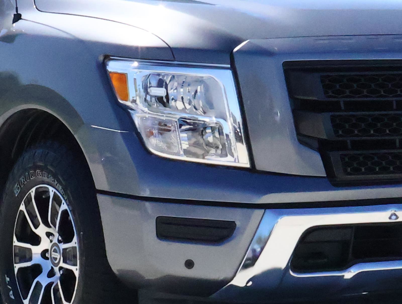 Used 2020 Nissan Titan SV w/ SV Convenience Package image 7