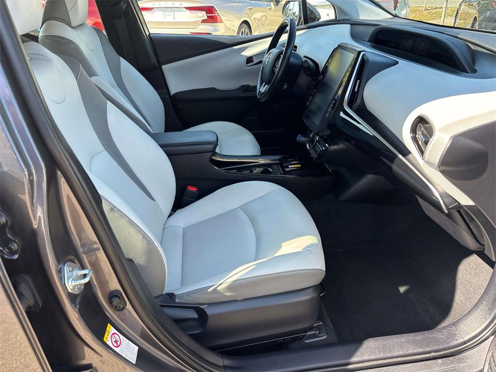 Used 2020 Toyota Prius Prime XLE image 16
