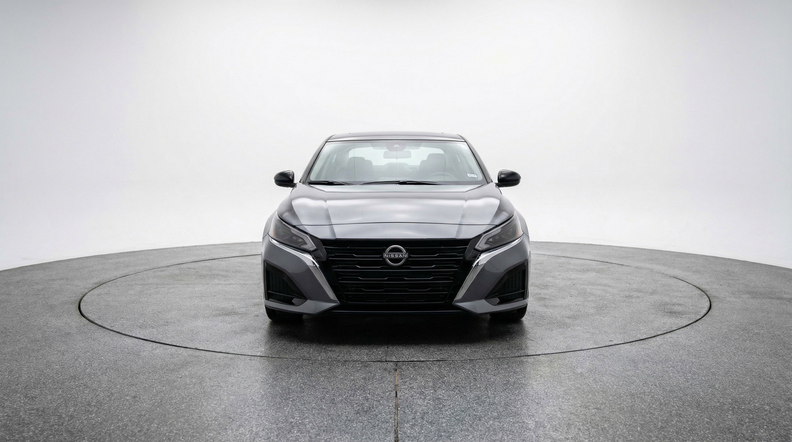 Used 2025 Nissan Altima 2.5 SV image 2