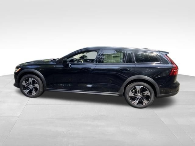New 2026 Volvo V60 B5 Cross Country Plus w/ Climate Package AWD/4WD image 4