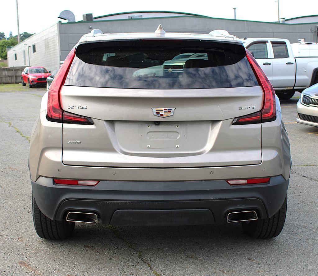 Used 2022 Cadillac XT4 Luxury w/ Cold Weather Package AWD/4WD image 9