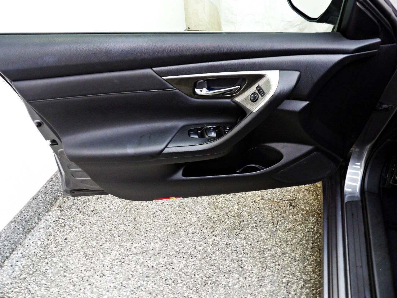 Used 2015 Nissan Altima 2.5 SL w/ Moonroof Package FWD image 7