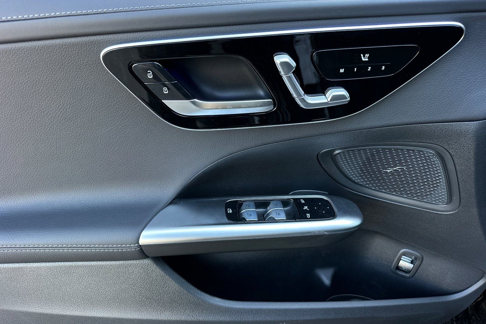 New 2025 Mercedes-Benz C 300 4MATIC Sedan image 21