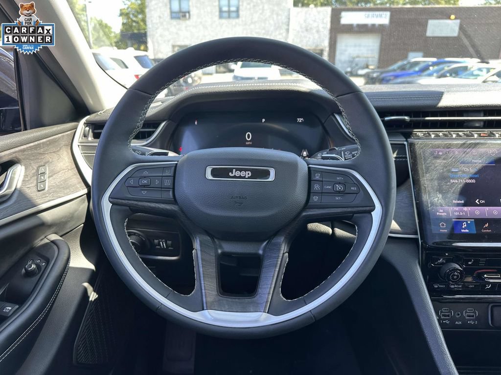 Used 2023 Jeep Grand Cherokee L Limited AWD/4WD image 13