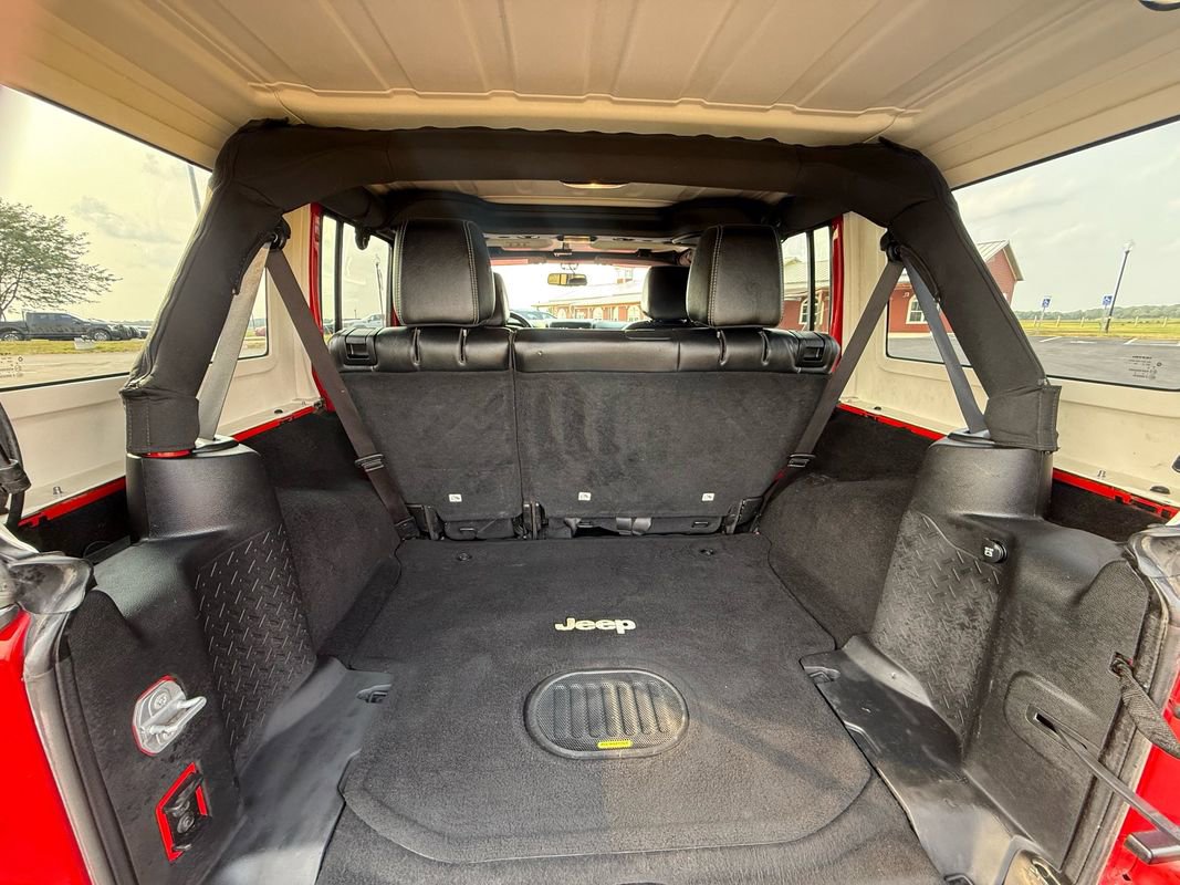 Used 2017 Jeep Wrangler Unlimited Rubicon image 9