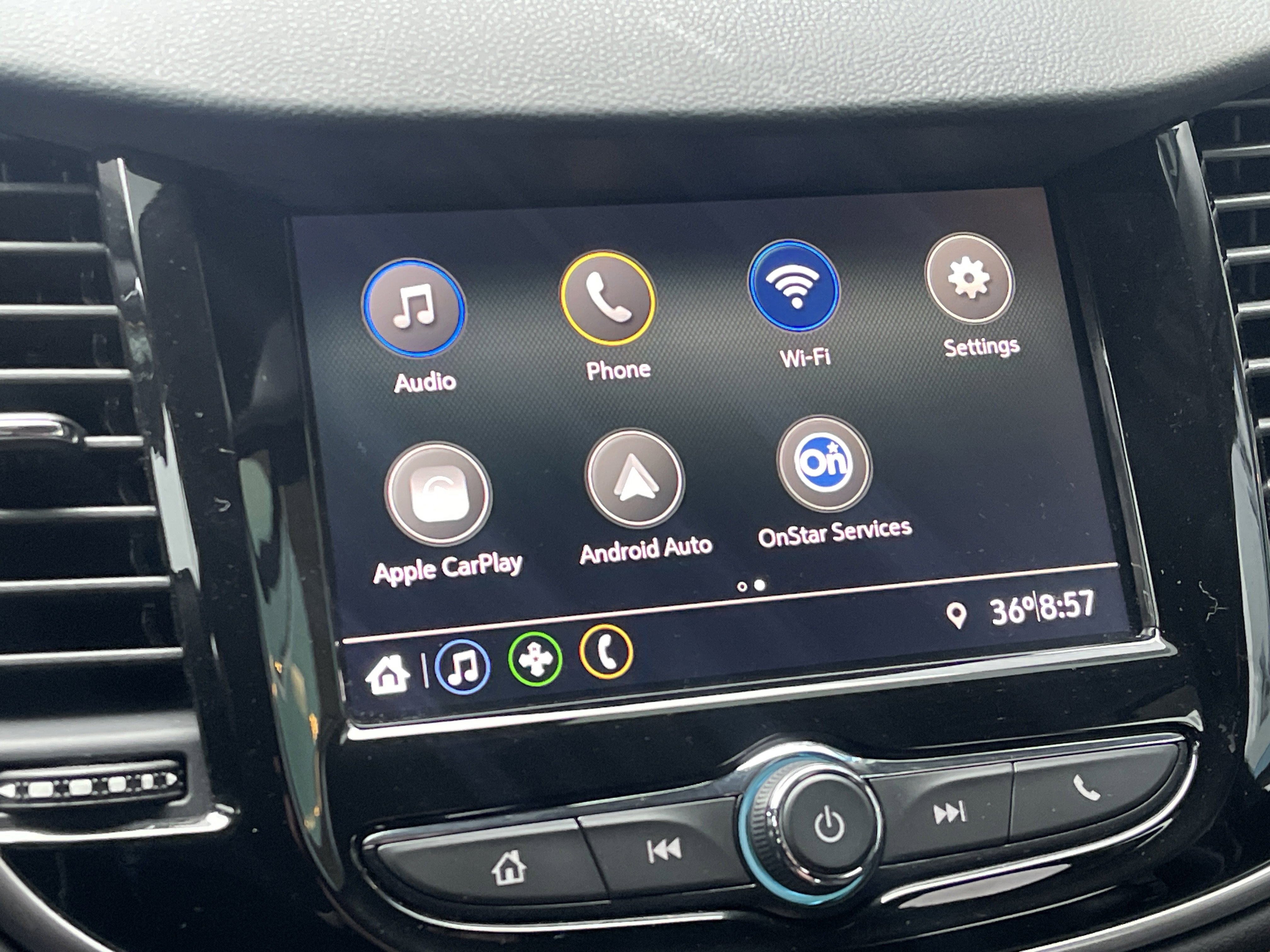 Used 2022 Chevrolet Trax LT w/ LT Convenience Package image 25