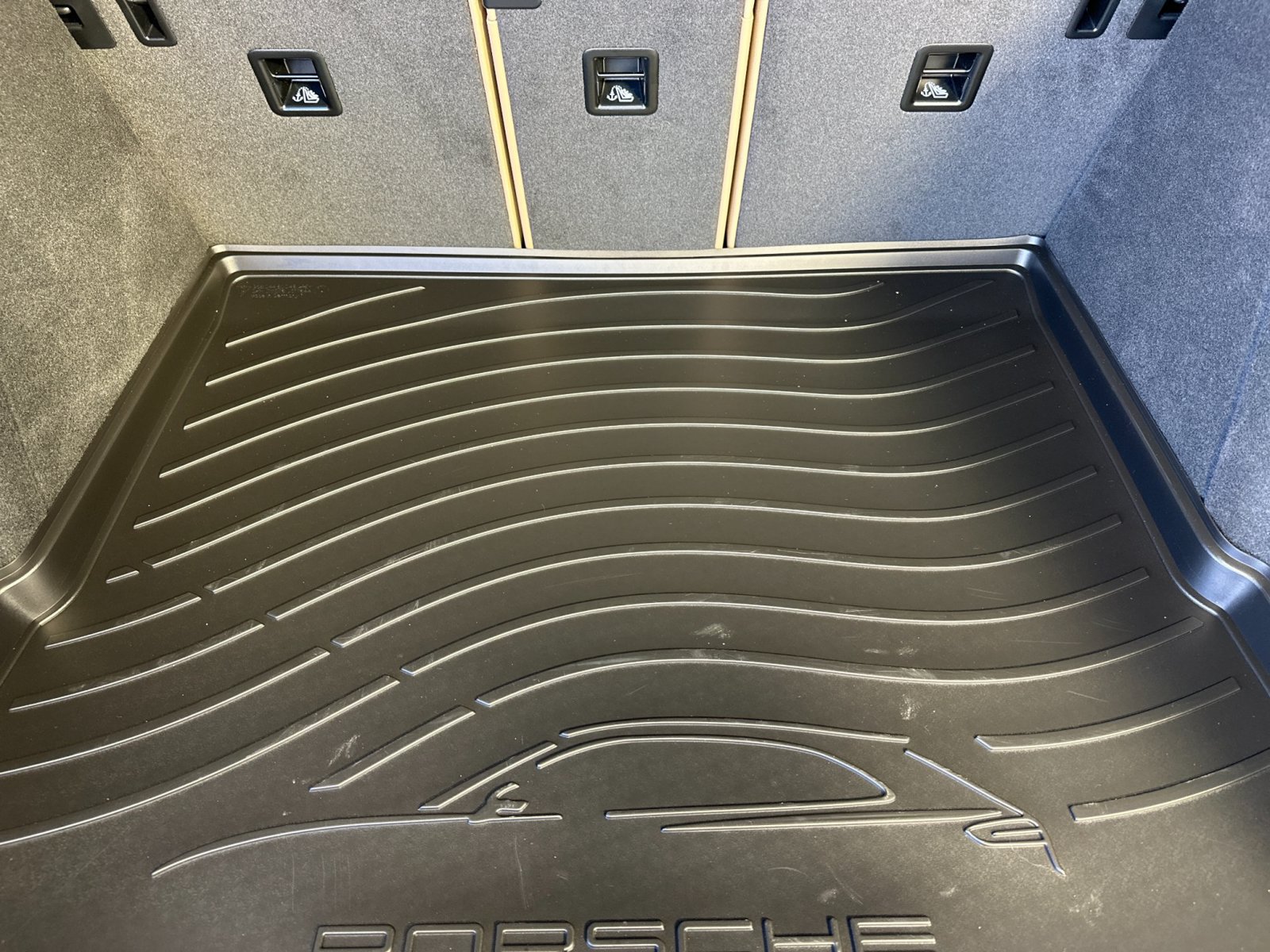 Certified 2026 Porsche Macan AWD/4WD image 17