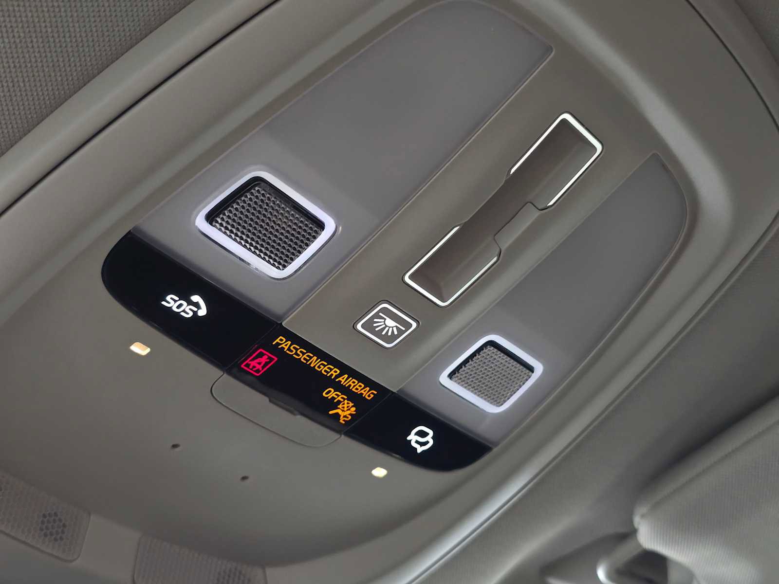 Used 2025 Volvo XC90 B6 Ultra w/ Protection Package Premier image 19