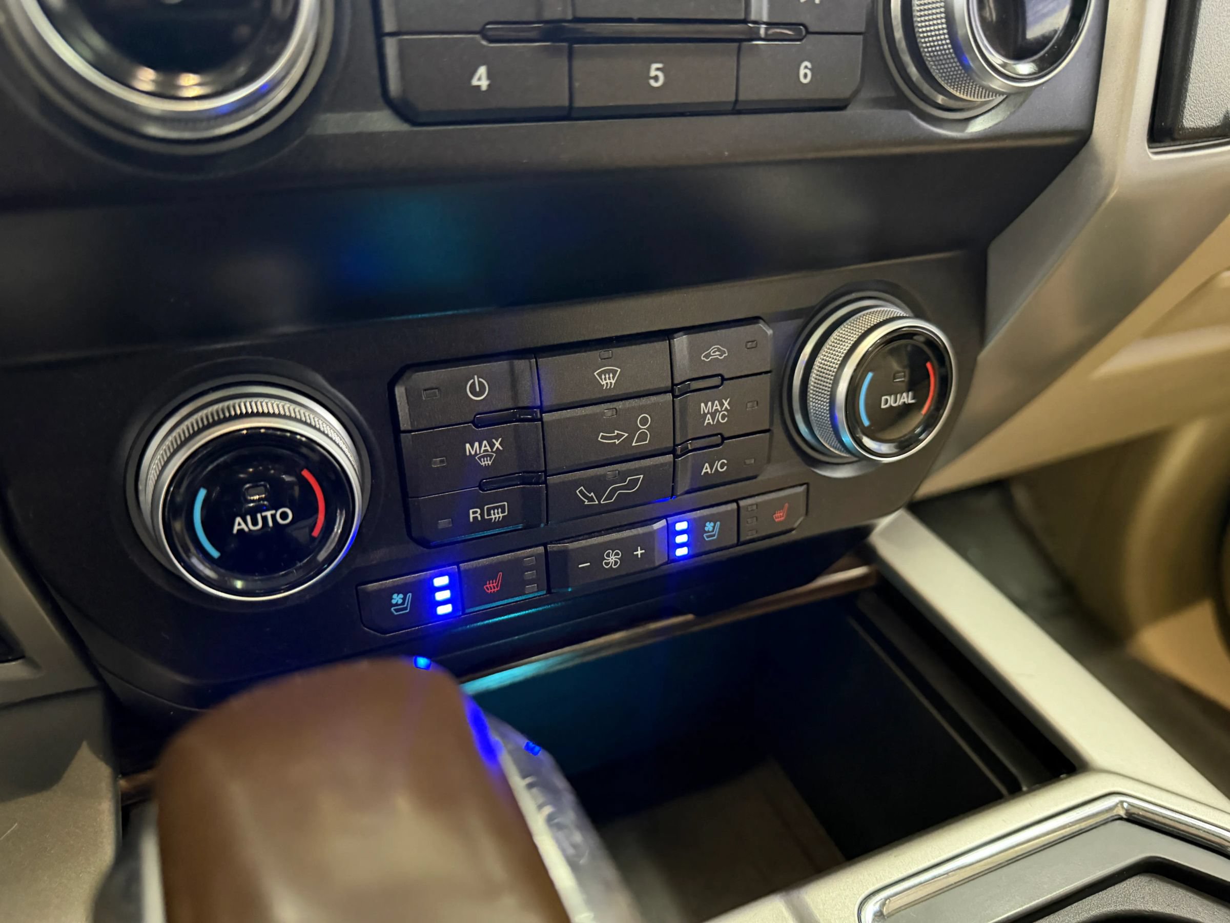 Used 2019 Ford F150 Lariat w/ Equipment Group 502A Luxury AWD/4WD image 35