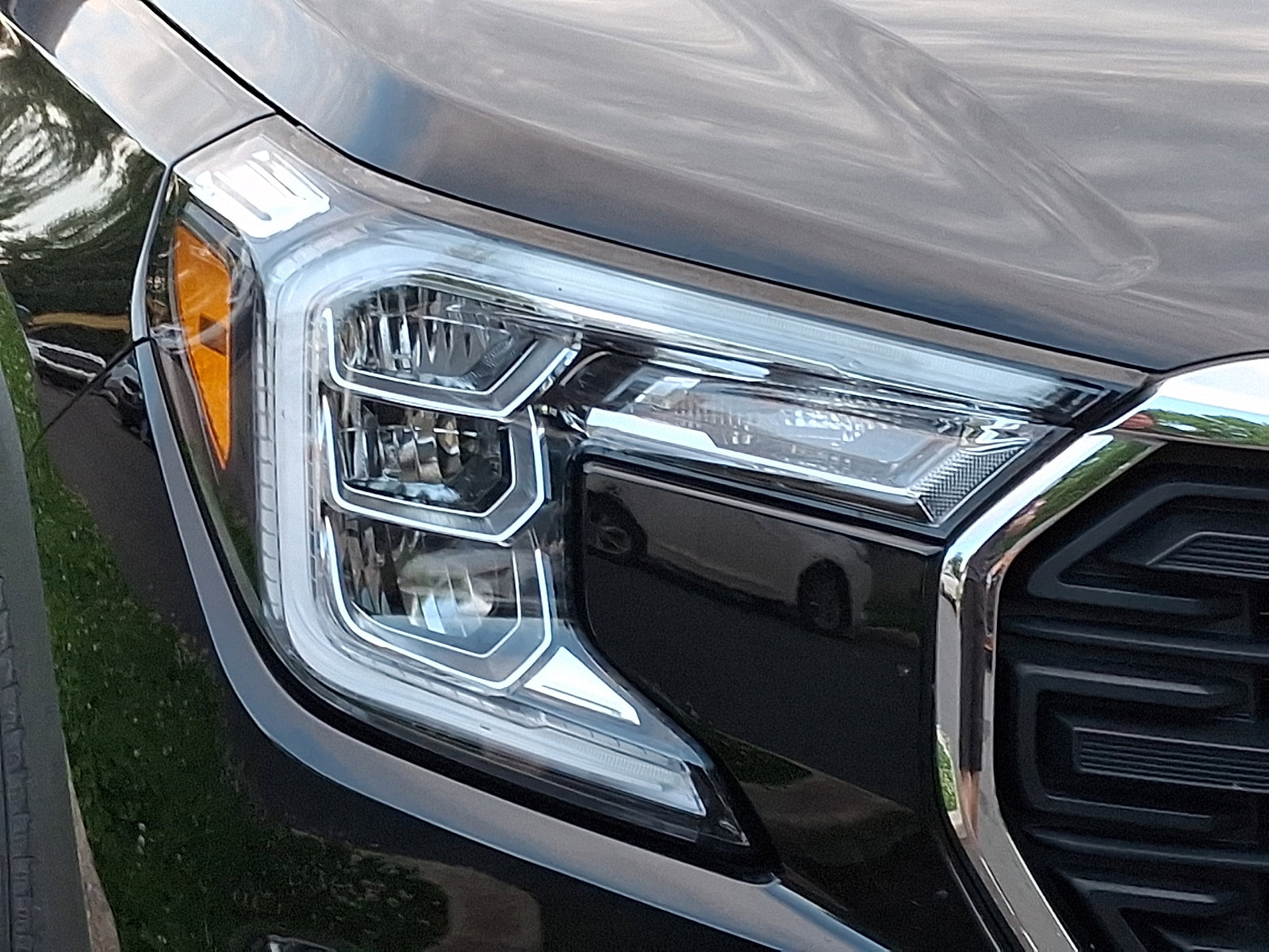 Used 2023 GMC Terrain SLE w/ Driver Convenience Package AWD/4WD image 7