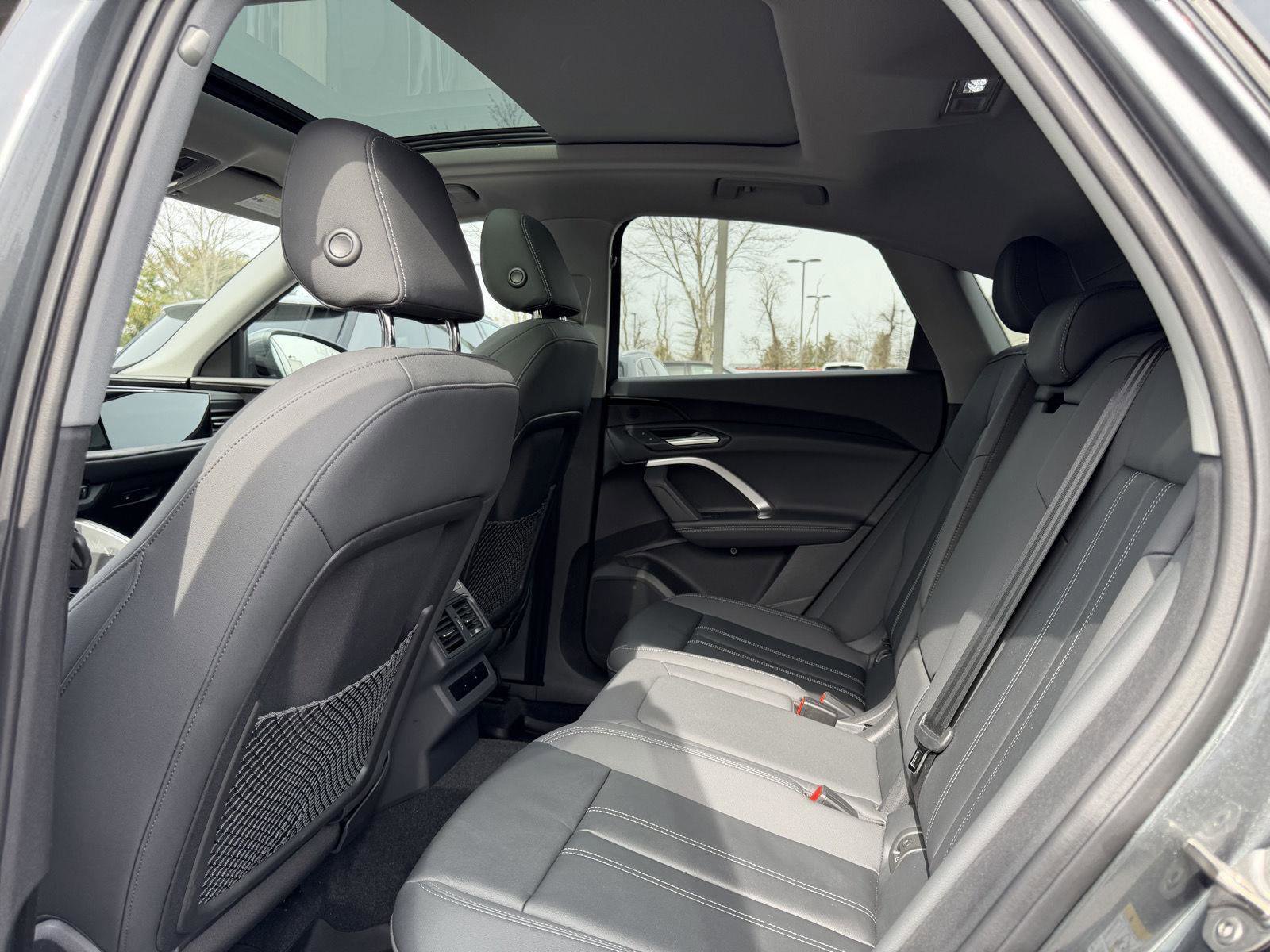 Used 2025 Audi Q5 Premium w/ Convenience Package image 23