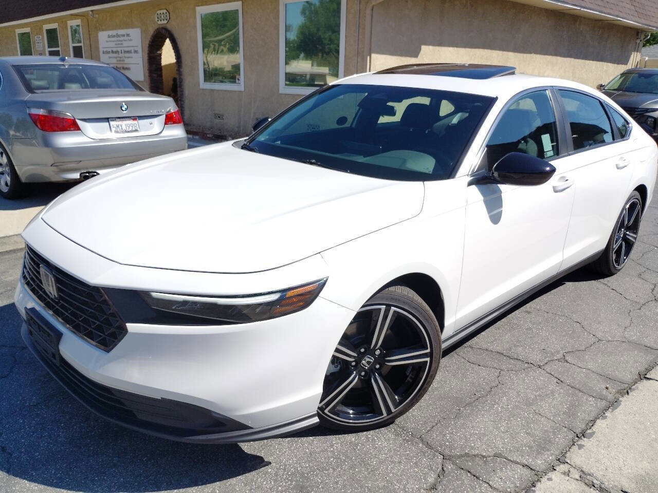 Used 2025 Honda Accord Sport image 1