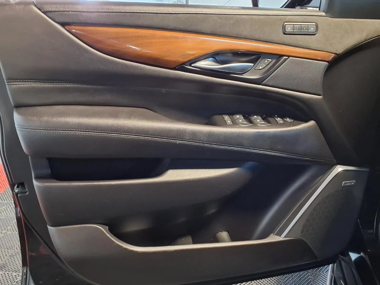 Used 2020 Cadillac Escalade Luxury AWD/4WD image 20