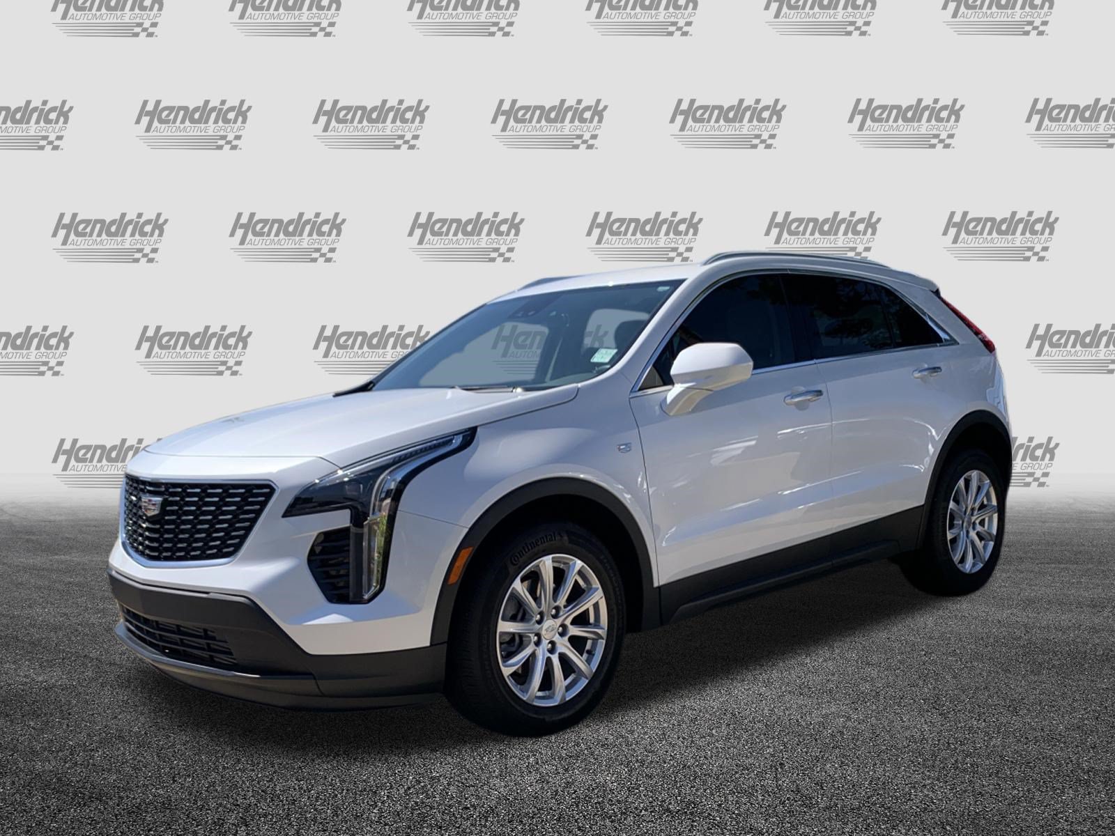 Used 2023 Cadillac XT4 Luxury w/ Cold Weather Package FWD image 5