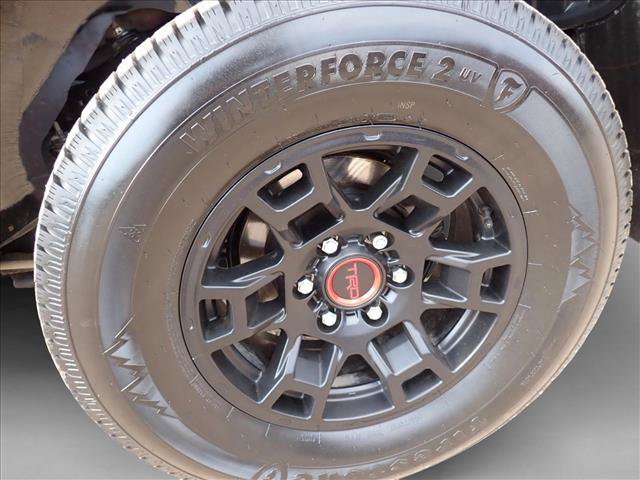 Used 2022 Toyota 4Runner SR5 AWD/4WD image 7