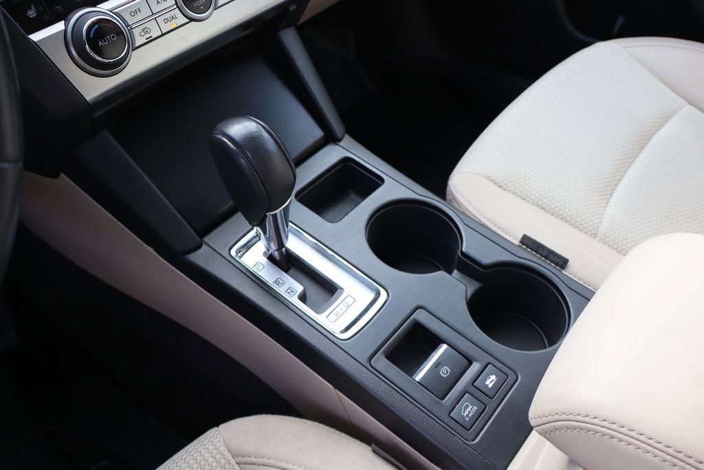 Used 2017 Subaru Outback 2.5i Premium AWD/4WD image 22