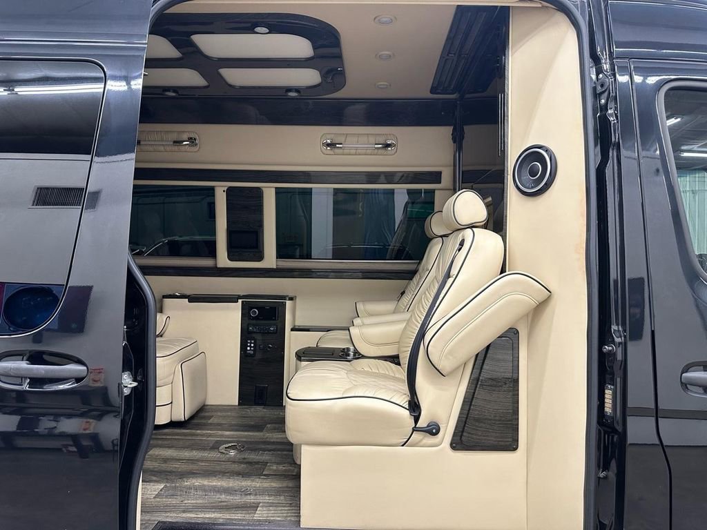 Used 2019 Mercedes-Benz Sprinter 3500 image 7