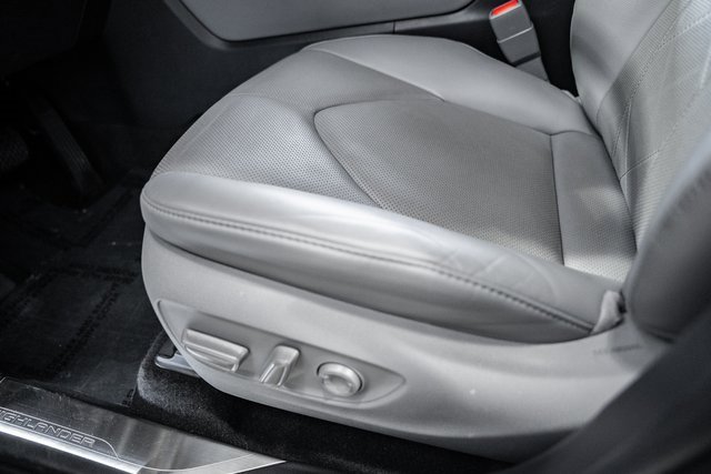 Used 2024 Toyota Highlander Platinum image 38