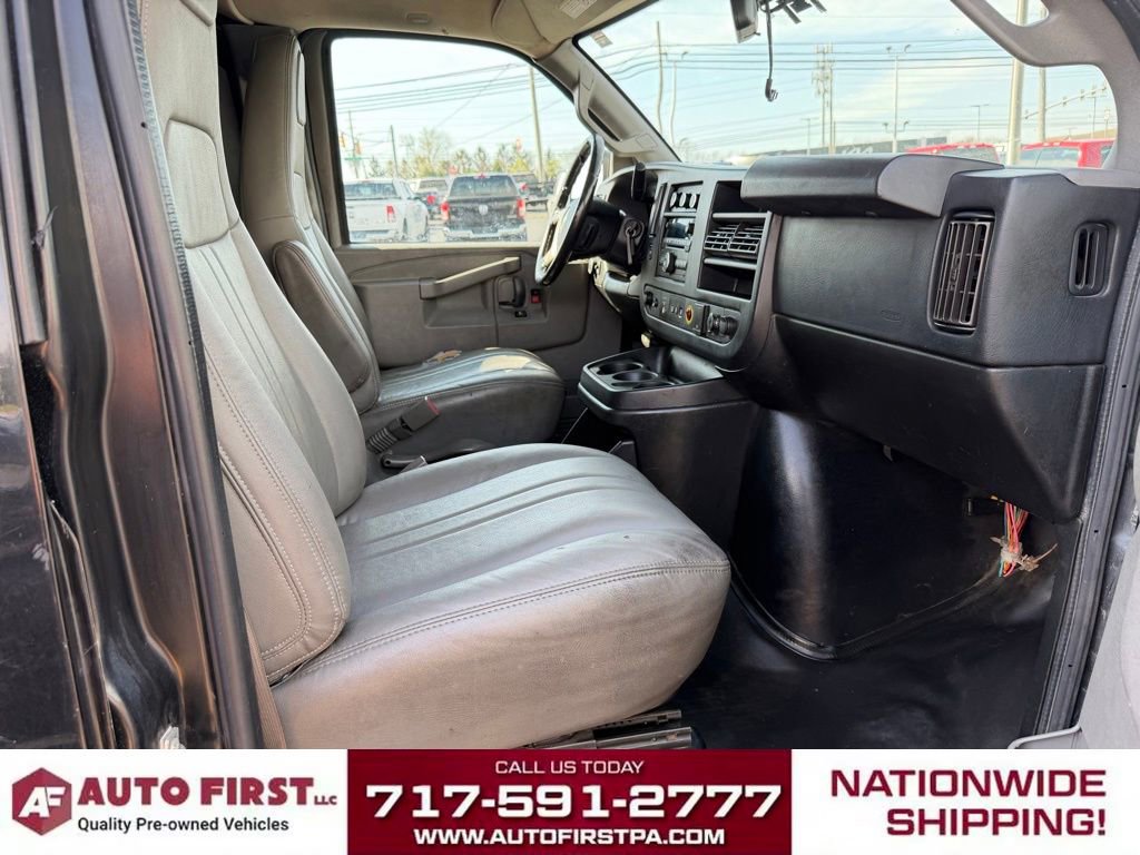 Used 2018 Chevrolet Express 2500 w/ Driver Convenience Package RWD image 15