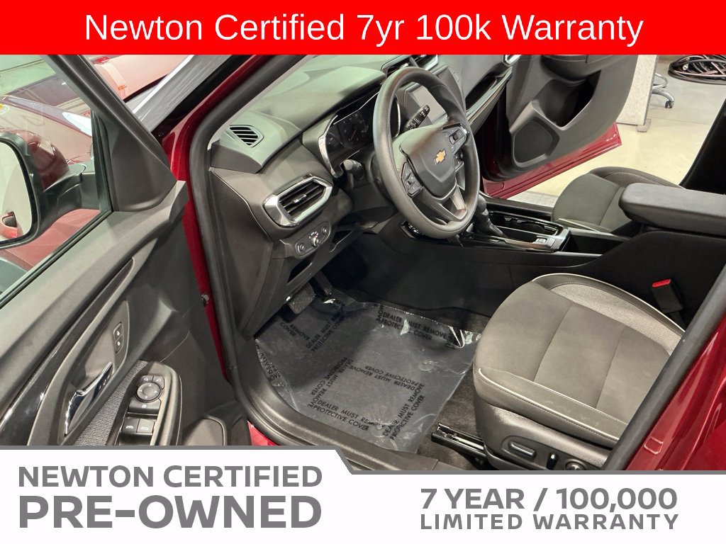 Used 2023 Chevrolet TrailBlazer LT FWD image 7