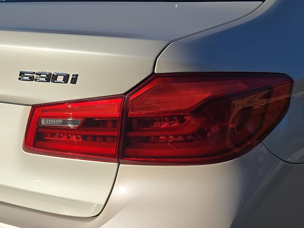 Used 2017 BMW 530i xDrive image 10