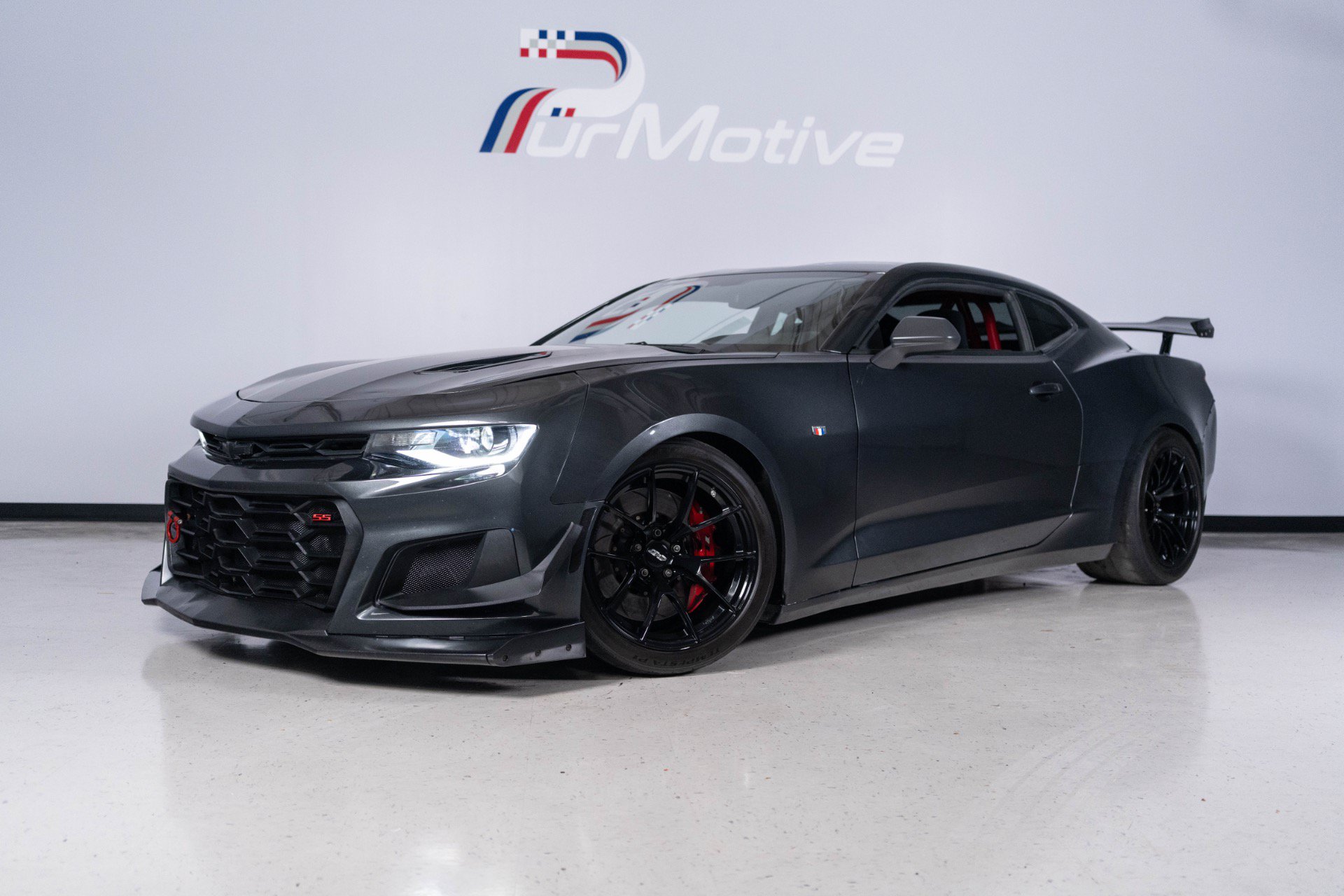 Used 2018 Chevrolet Camaro SS RWD image 1