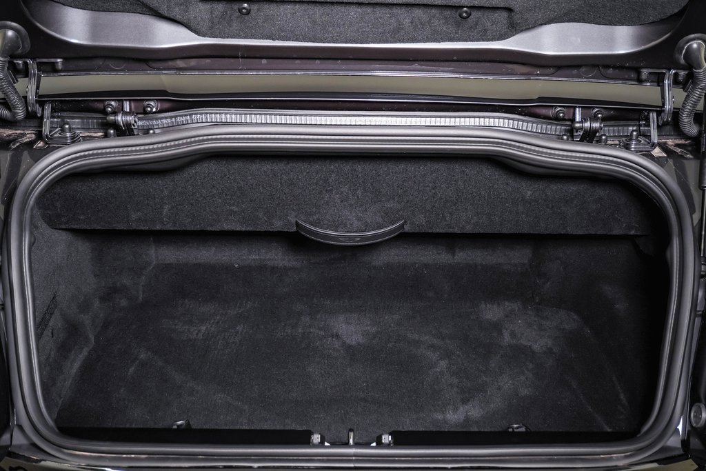 New 2025 Aston Martin DB12 Convertible image 33