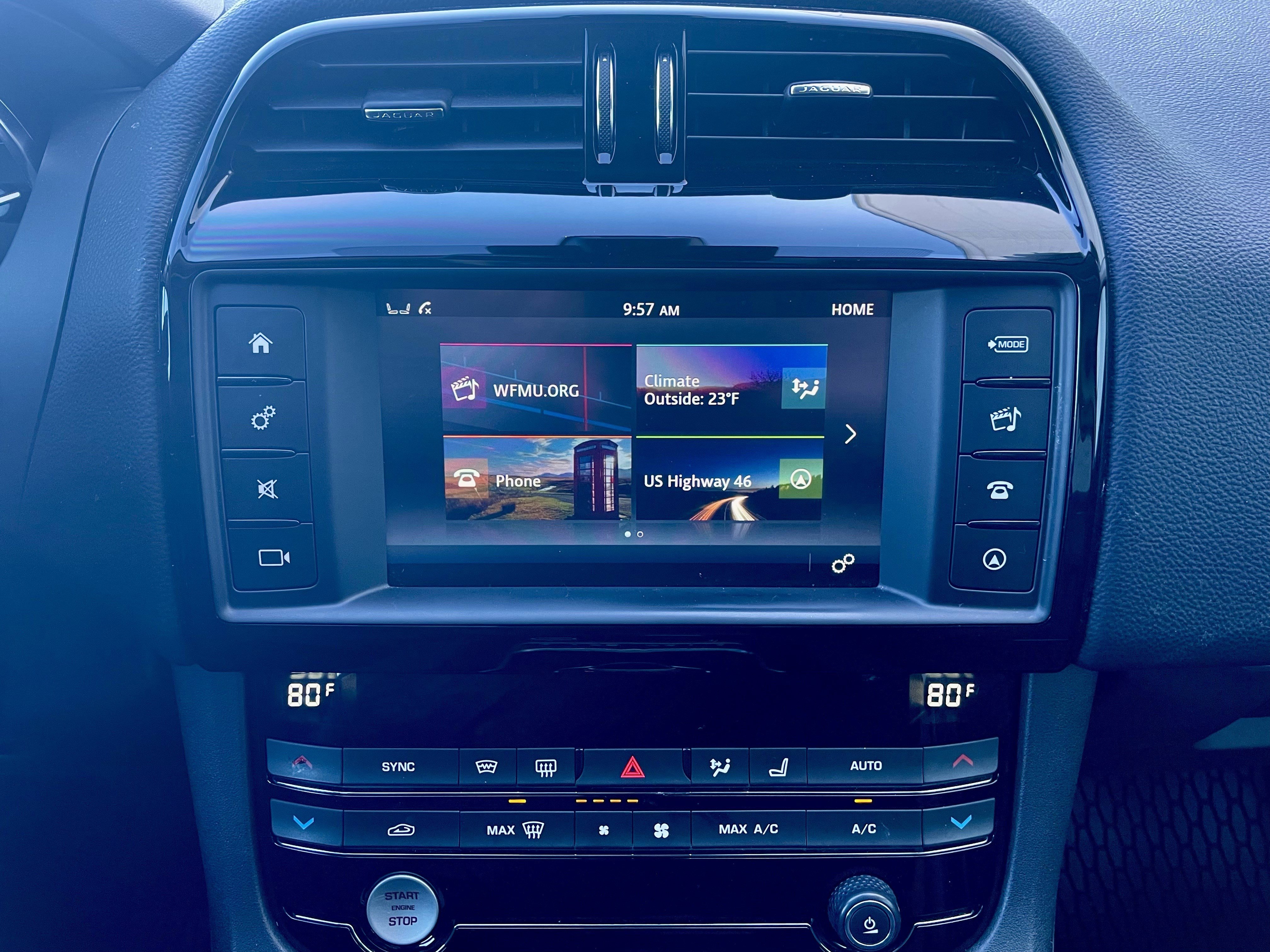 Used 2018 Jaguar F-PACE Premium image 19