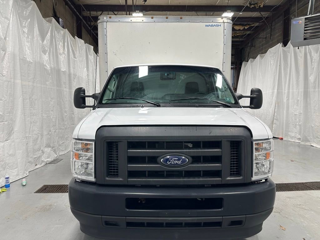 Used 2024 Ford E-350 and Econoline 350 Super Duty image 2