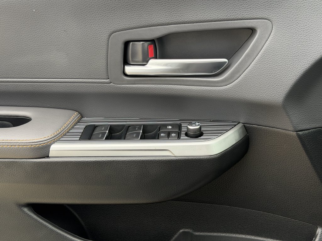Used 2024 Toyota Sienna XLE Woodland Edition AWD/4WD image 24
