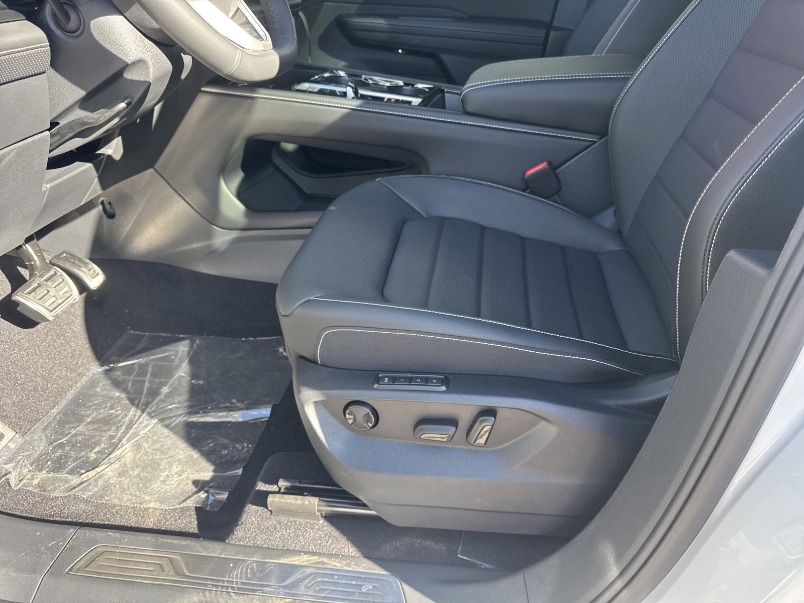 New 2026 Volkswagen Atlas Cross Sport SEL R-Line image 15