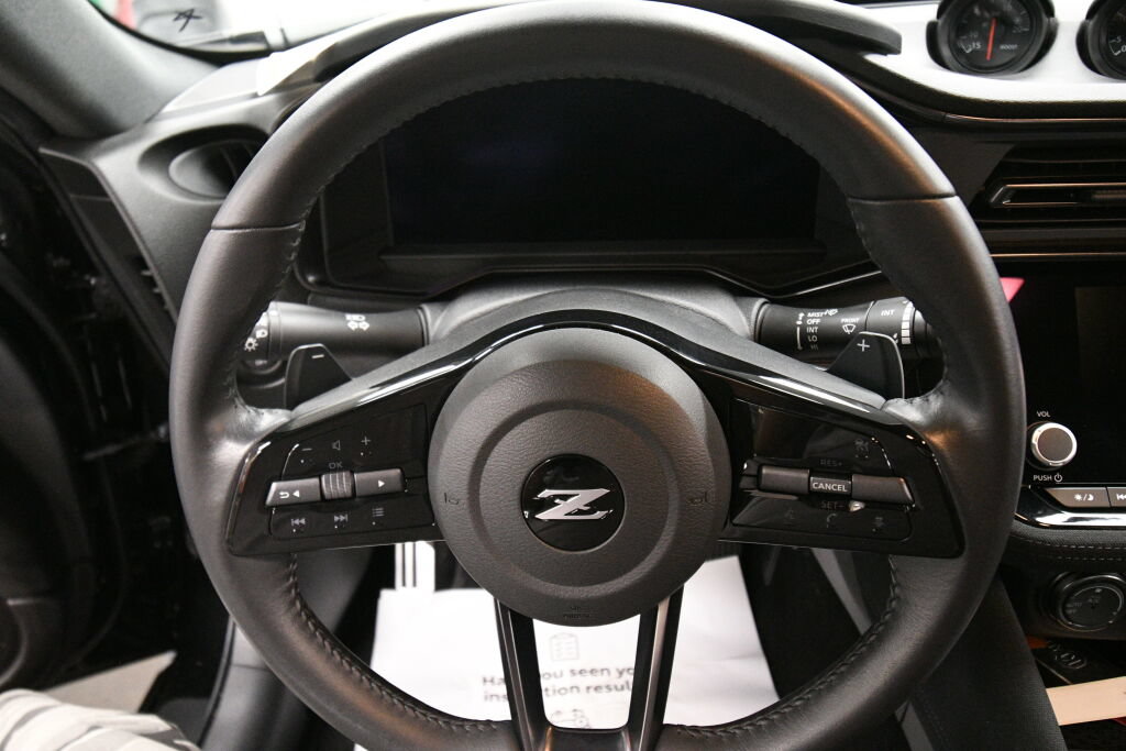 Used 2025 Nissan Z Sport w/ Floor Mat Package RWD image 13