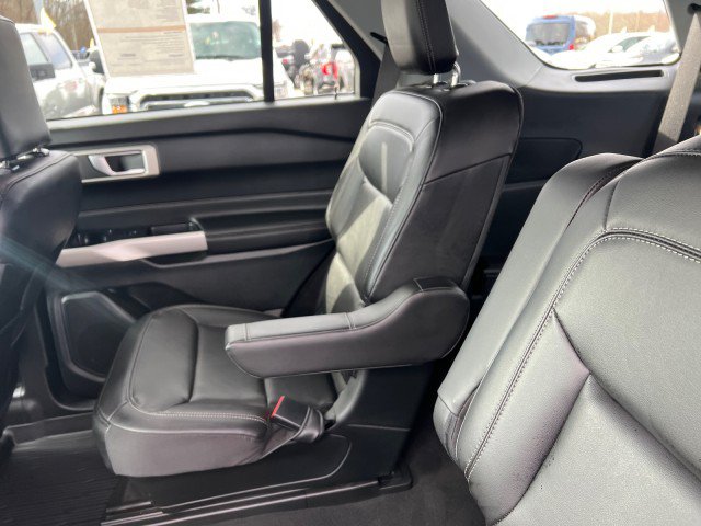 Certified 2022 Ford Explorer XLT w/ Equipment Group 202A AWD/4WD image 24