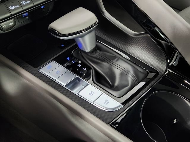 Certified 2025 Hyundai Elantra SEL FWD image 22