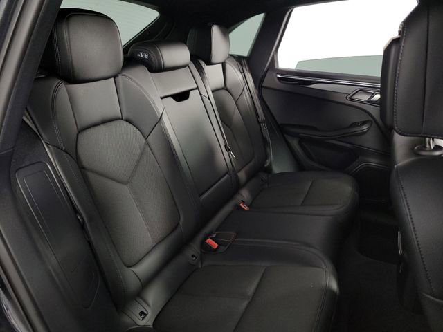 Used 2024 Porsche Macan image 15