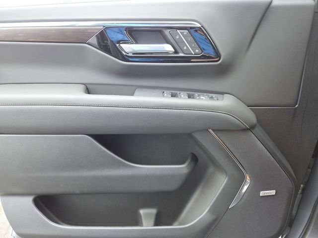 New 2025 Chevrolet Suburban Premier image 36