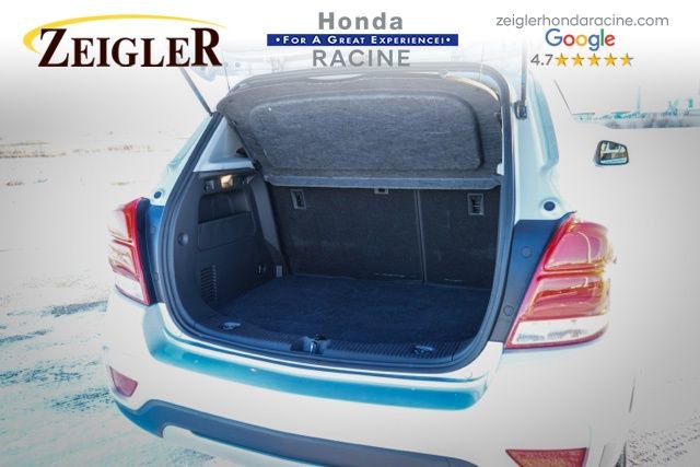 Used 2020 Chevrolet Trax LT w/ LT Convenience Package image 9