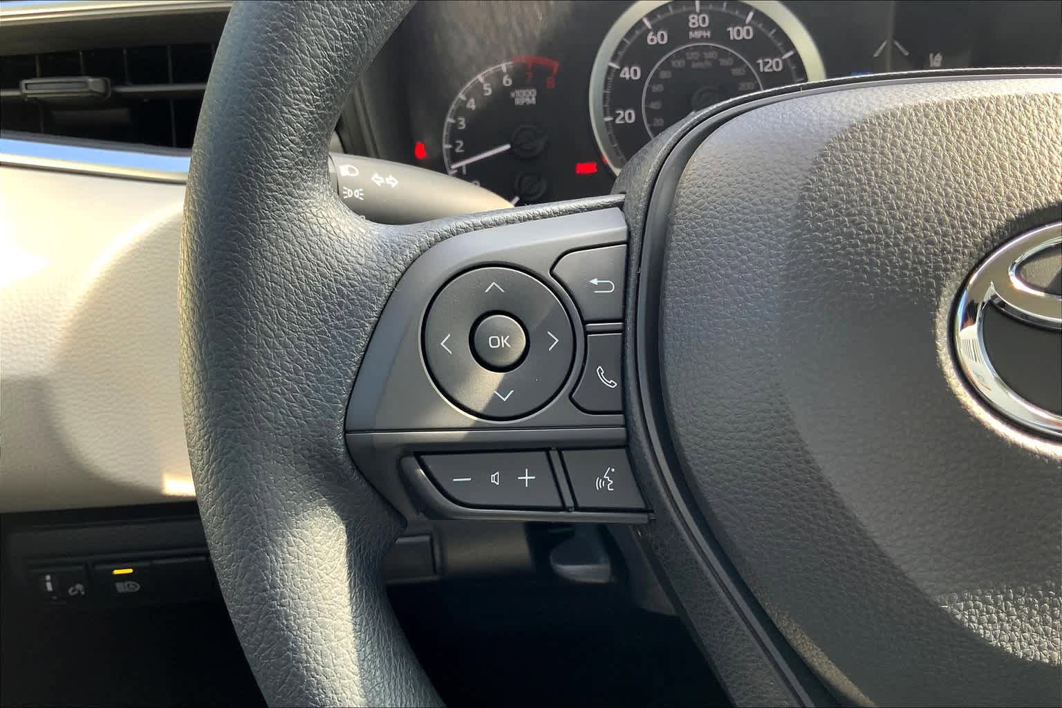 Used 2022 Toyota Corolla LE FWD image 21